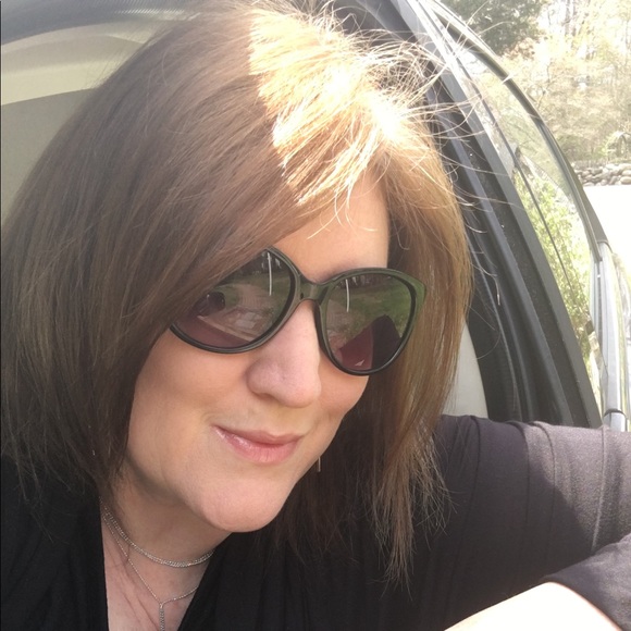 Meet your Posher, Marilyn - Picture 3 of 8